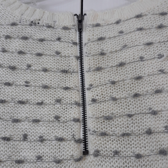 Freshman women's Long-Sleeve ivory Knit Sweater Size Small - Picture 10 of 10